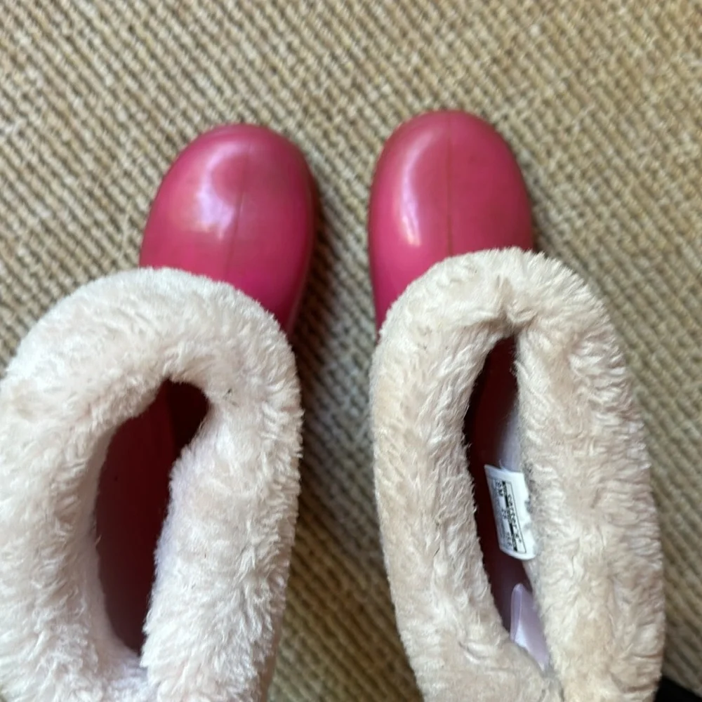 Carters toddler girl size 9 fuzzy lined boot liner and rain boot hot pink